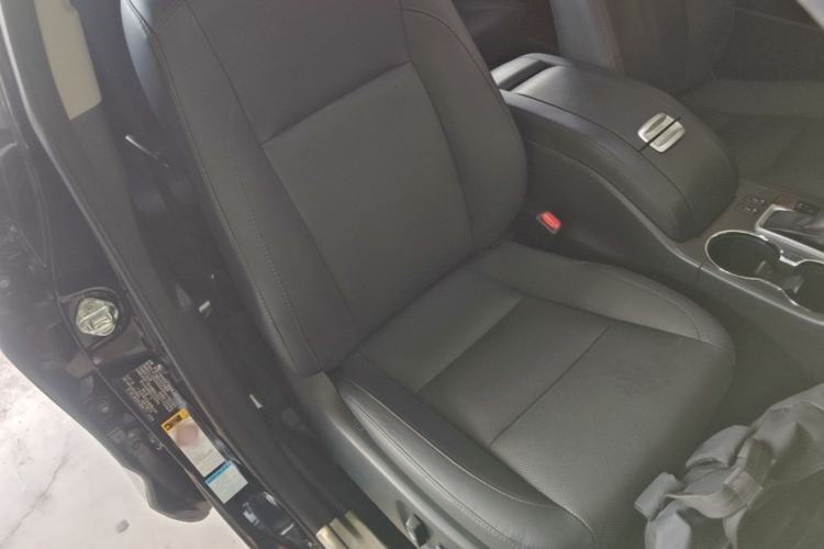 Used Toyota Highlander 2017 2.0T Four-Wheel Drive Luxury Edition 7 Seats Right Front Seat