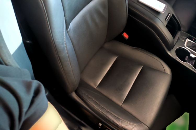 Used Toyota Highlander 2017 2.0T Four-Wheel Drive Luxury Edition 7 Seats Right Front Seat
