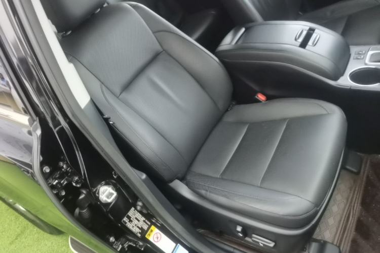 Used Toyota Highlander 2017 2.0T Four-Wheel Drive Luxury Edition 7 Seats Right Front Seat