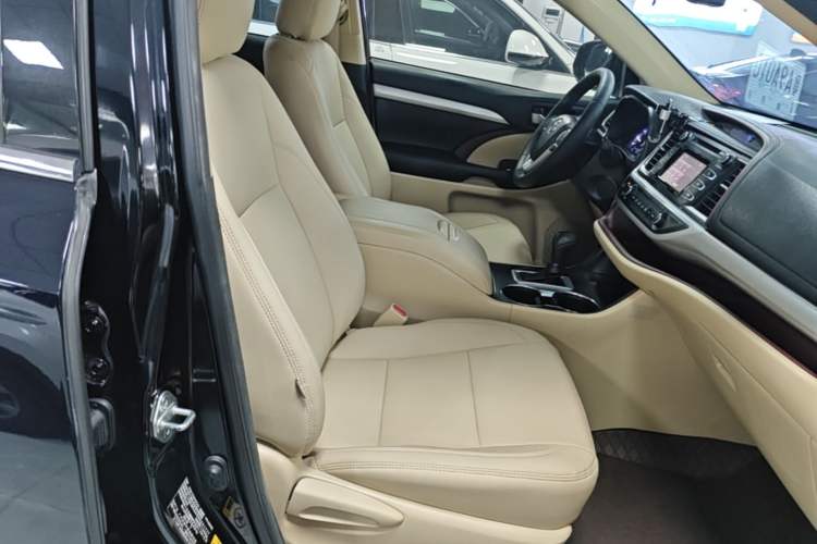 Used Toyota Highlander 2017 2.0T Four-Wheel Drive Elite Edition 7-Seater Right Front Seat