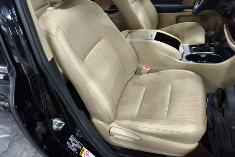 Used Toyota Highlander 2017 2.0T Four-Wheel Drive Elite Edition 7-Seater Right Front Seat