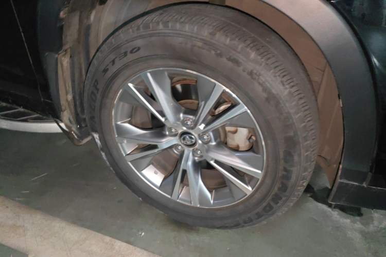 Used Toyota Highlander 2017 2.0T Four-Wheel Drive Elite Edition 7-Seater Right Front Wheel Hub