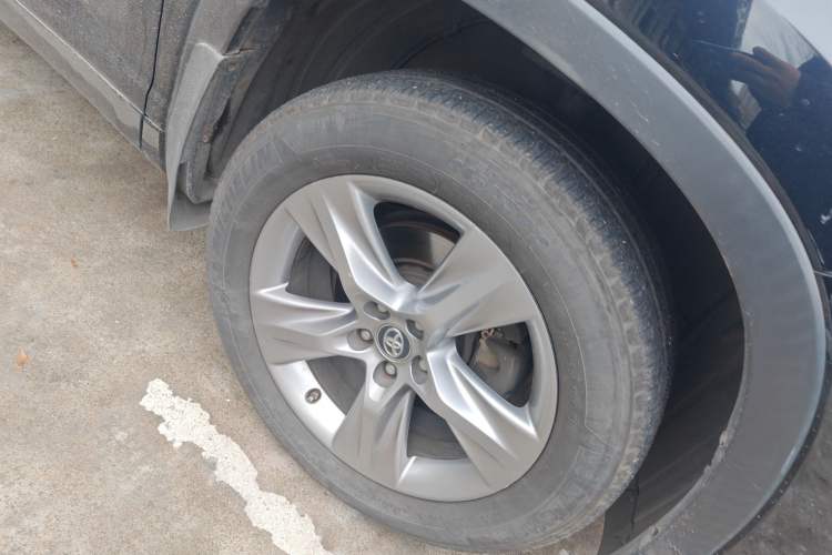 Used Toyota Highlander 2017 2.0T Four-Wheel Drive Luxury Edition 7 Seats Right Front Wheel Hub
