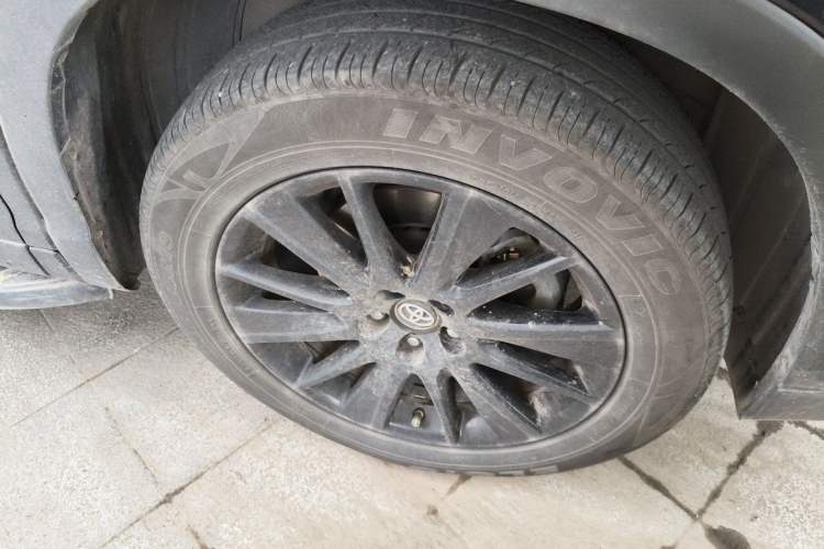 Used Toyota Highlander 2017 2.0T Four-Wheel Drive Black Edition Limited Model Right Front Wheel Hub