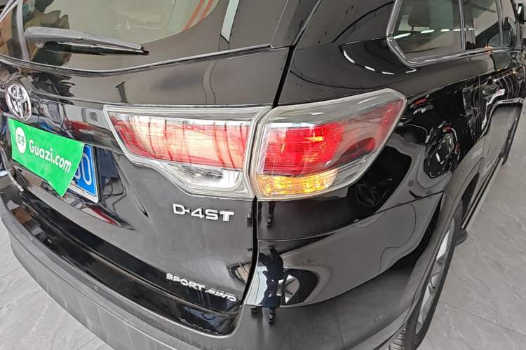 Used Toyota Highlander 2017 2.0T Four-Wheel Drive Luxury Edition 7 Seats Right Rear Taillight