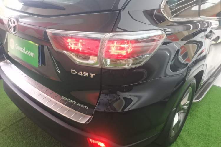 Used Toyota Highlander 2017 2.0T Four-Wheel Drive Luxury Edition 7 Seats Right Rear Taillight