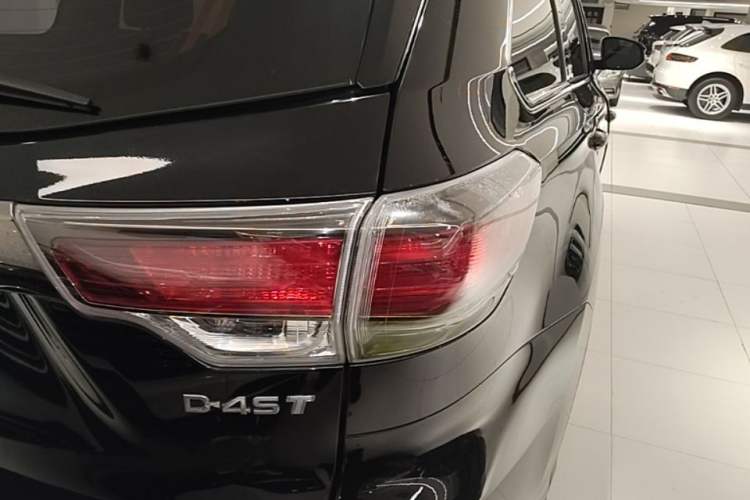 Used Toyota Highlander 2017 2.0T Four-Wheel Drive Black Edition Limited Model Right Rear Taillight