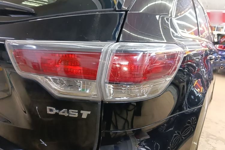 Used Toyota Highlander 2017 2.0T Four-Wheel Drive Luxury Edition 7 Seats Right Rear Taillight