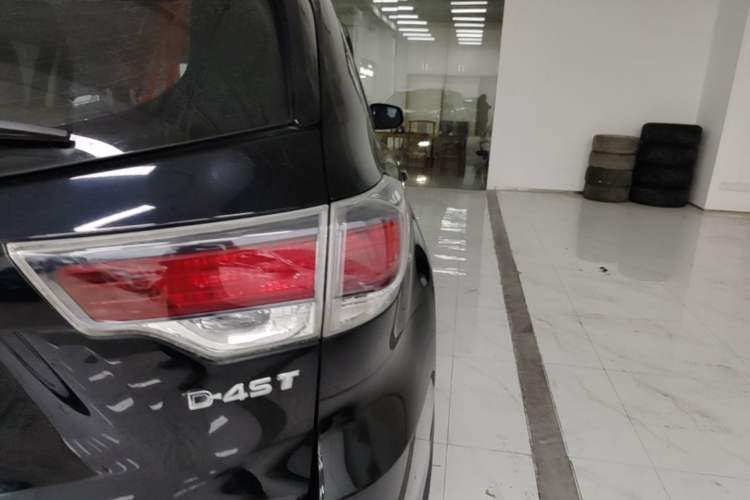 Used Toyota Highlander 2017 2.0T Four-Wheel Drive Luxury Edition 7 Seats Right Rear Taillight