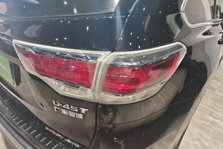 Used Toyota Highlander 2017 2.0T Four-Wheel Drive Luxury Edition 7 Seats Right Rear Taillight