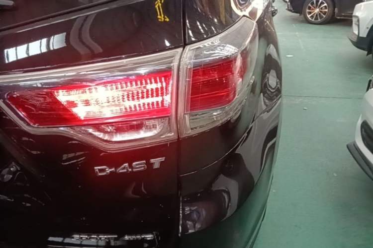 Used Toyota Highlander 2017 2.0T Four-Wheel Drive Luxury Edition 7 Seats Right Rear Taillight