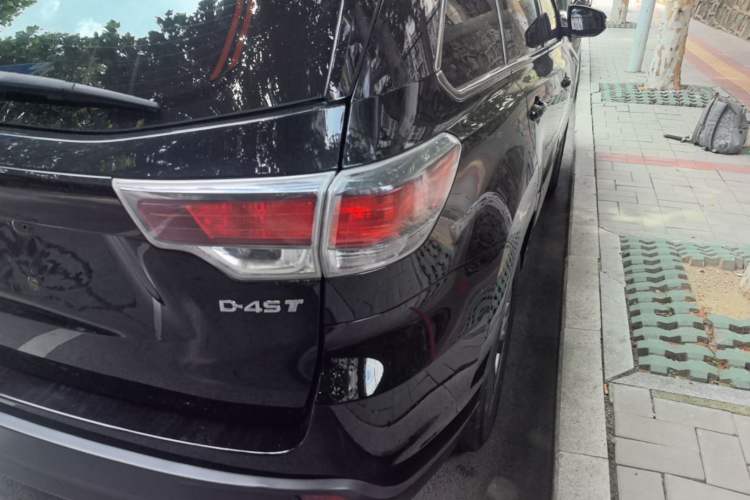 Used Toyota Highlander 2017 2.0T Two-Wheel Drive Elite Version 7 Seats Right Rear Taillight