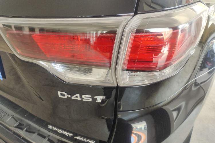 Used Toyota Highlander 2017 2.0T Four-Wheel Drive Black Edition Limited Model Right Rear Taillight