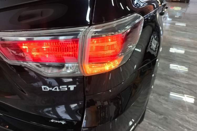 Used Toyota Highlander 2017 2.0T Four-Wheel Drive Elite Edition 7-Seater Right Rear Taillight