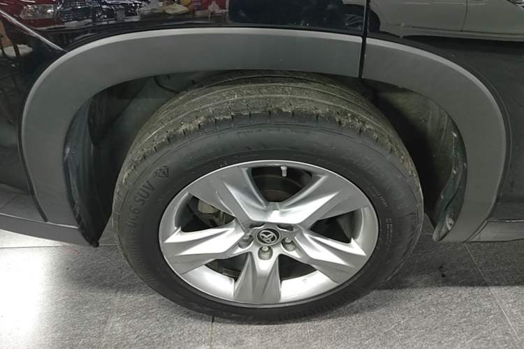 Used Toyota Highlander 2017 2.0T Four-Wheel Drive Luxury Edition 7 Seats Right Rear Wheel Hub