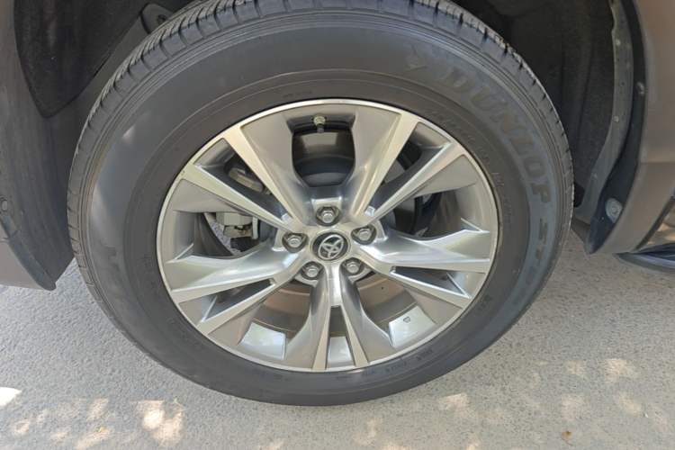 Used Toyota Highlander 2017 2.0T Four-Wheel Drive Elite Edition 7-Seater Right Rear Wheel Hub