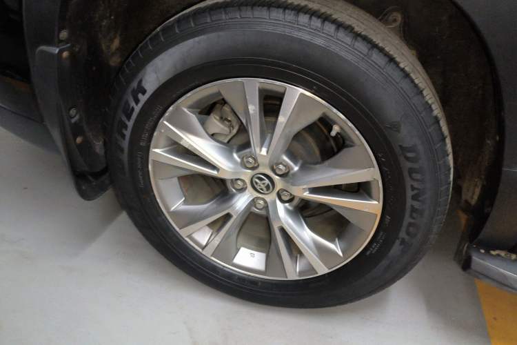 Used Toyota Highlander 2017 2.0T Four-Wheel Drive Elite Edition 7-Seater Right Rear Wheel Hub