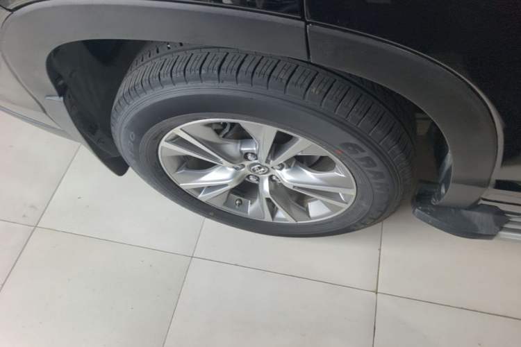Used Toyota Highlander 2017 2.0T Two-Wheel Drive Elite Edition 5 Seats Right Rear Wheel Hub