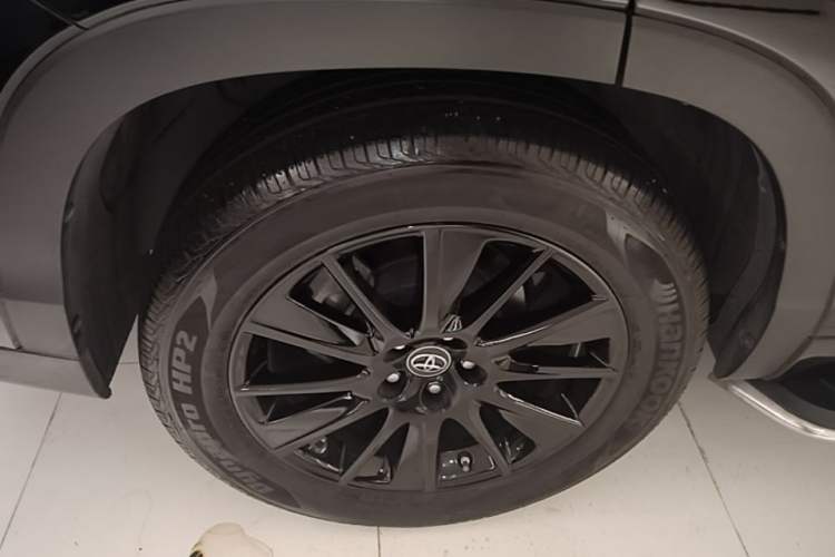 Used Toyota Highlander 2017 2.0T Four-Wheel Drive Black Edition Limited Model Right Rear Wheel Hub