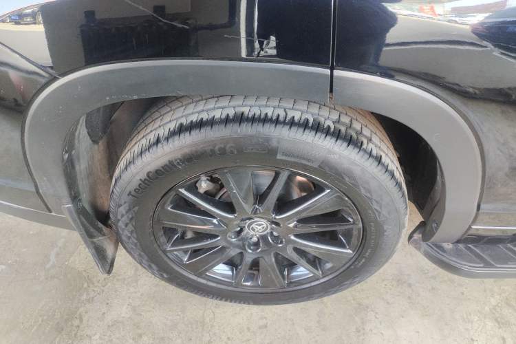 Used Toyota Highlander 2017 2.0T Four-Wheel Drive Black Edition Limited Model Right Rear Wheel Hub