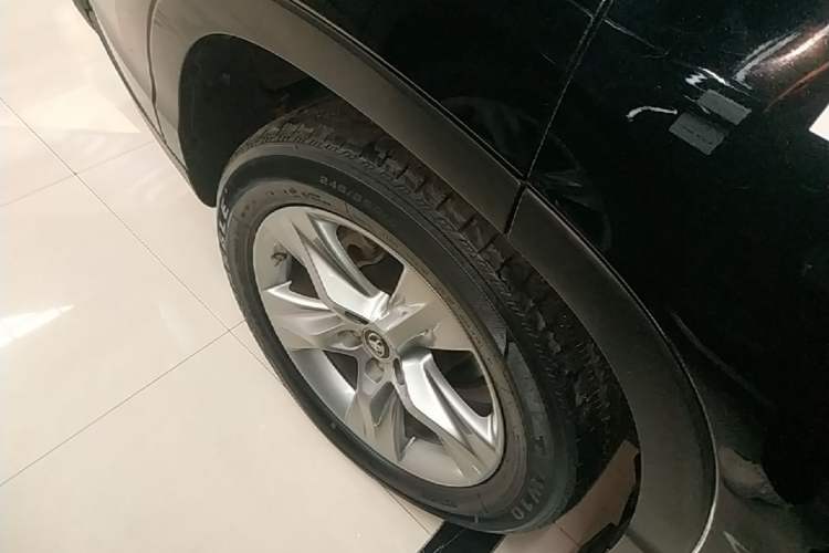 Used Toyota Highlander 2017 2.0T Four-Wheel Drive Luxury Edition 7 Seats Right Rear Wheel Hub