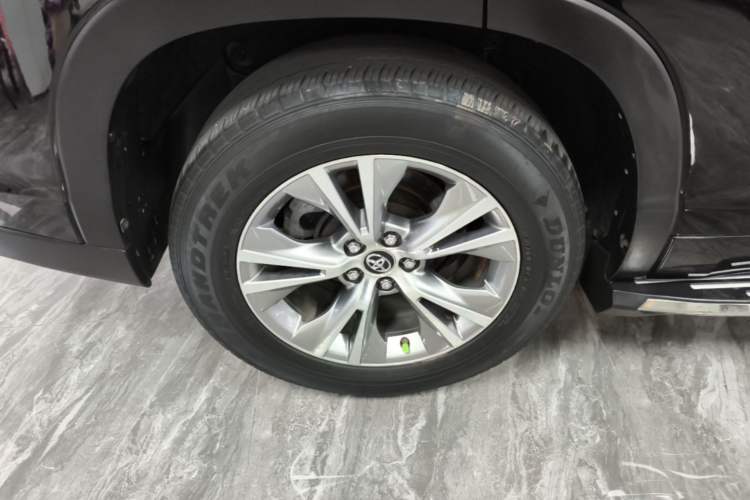 Used Toyota Highlander 2017 2.0T Four-Wheel Drive Elite Edition 7-Seater Right Rear Wheel Hub