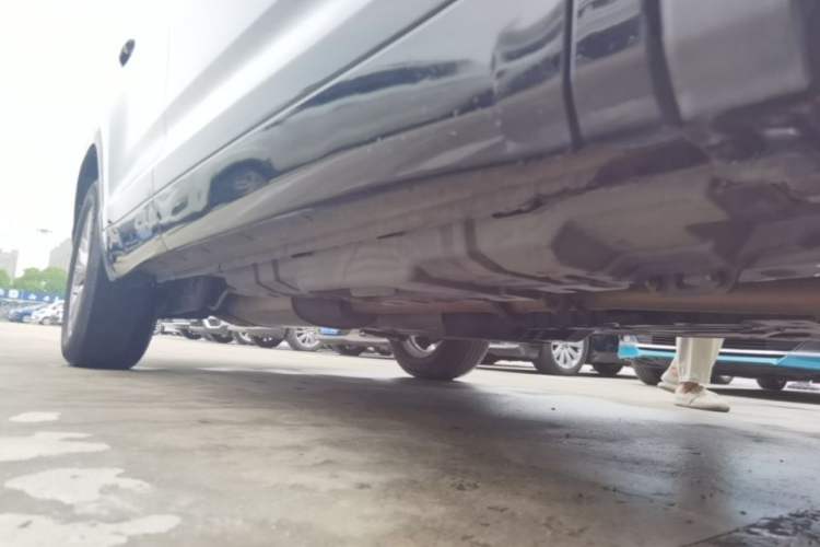 Used Toyota Highlander 2017 2.0T Two-Wheel Drive Elite Edition 5 Seats Right Side Sill