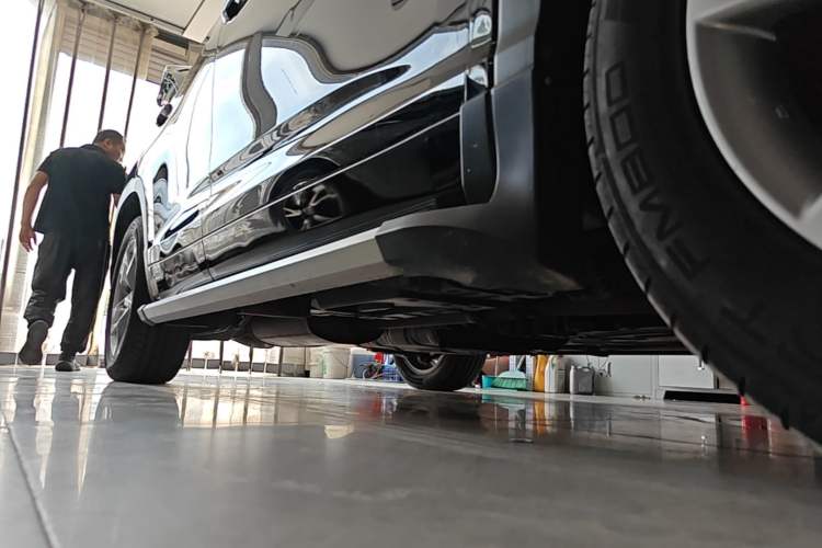 Used Toyota Highlander 2017 2.0T Four-Wheel Drive Luxury Edition 7 Seats Right Side Sill