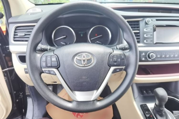 Used Toyota Highlander 2017 2.0T Two-Wheel Drive Elite Edition 5 Seats Steering Wheel