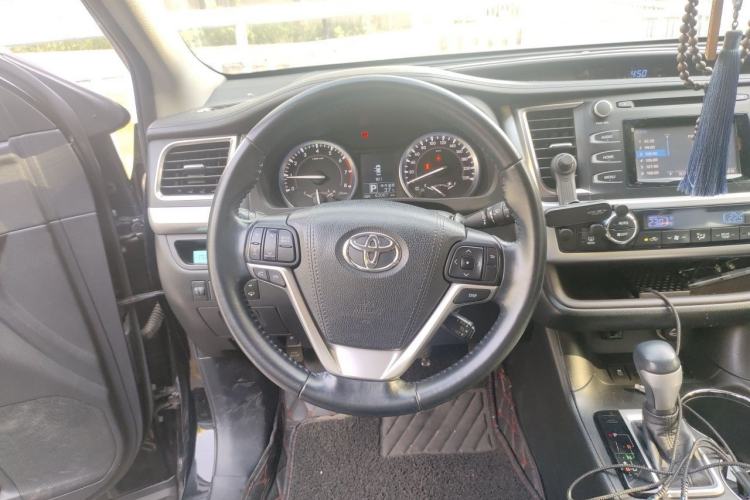 Used Toyota Highlander 2017 2.0T Four-Wheel Drive Luxury Edition 7 Seats Steering Wheel