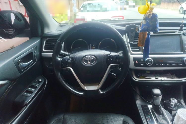Used Toyota Highlander 2017 2.0T Four-Wheel Drive Ultimate Edition 7 Seats Steering Wheel