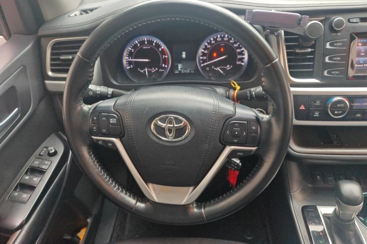 Used Toyota Highlander 2017 2.0T Four-Wheel Drive Luxury Edition 7 Seats Steering Wheel