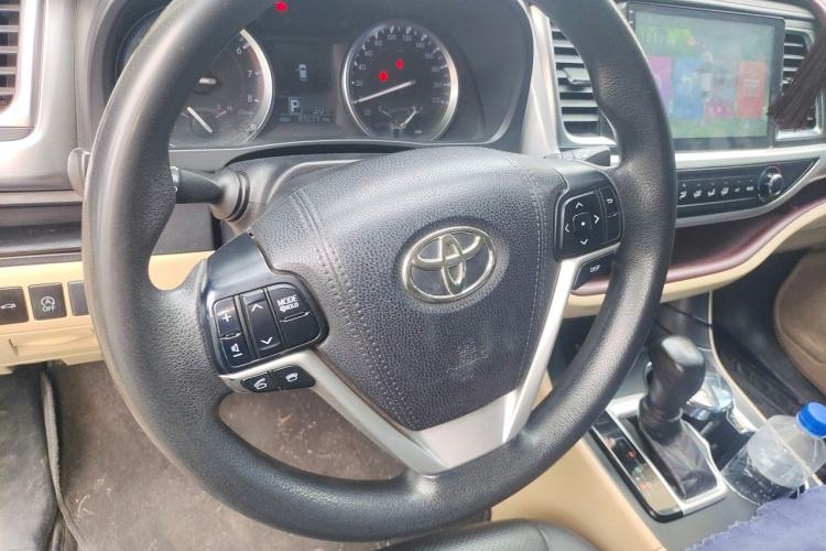Used Toyota Highlander 2017 2.0T Two-Wheel Drive Elite Edition 5 Seats Steering Wheel