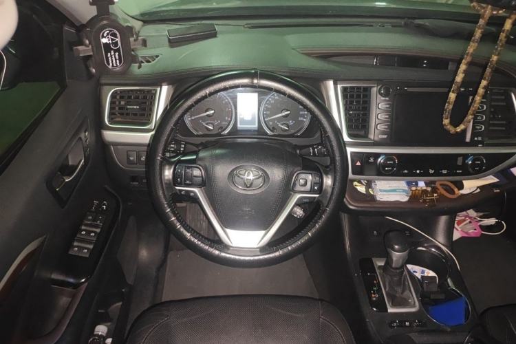 Used Toyota Highlander 2017 2.0T Four-Wheel Drive Ultimate Edition 7 Seats Steering Wheel