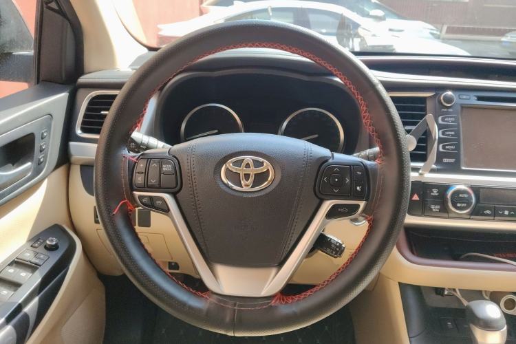 Used Toyota Highlander 2017 3.5L Four-Wheel Drive Ultimate Edition 7-Seater Steering Wheel