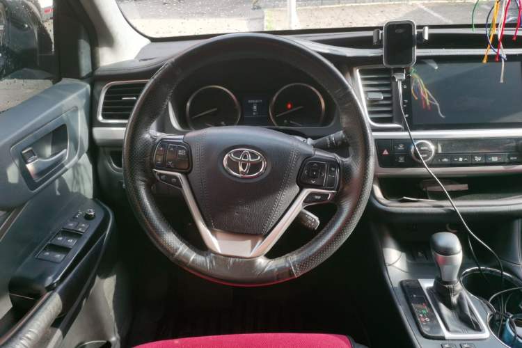Used Toyota Highlander 2017 2.0T Four-Wheel Drive Luxury Edition 7 Seats Steering Wheel