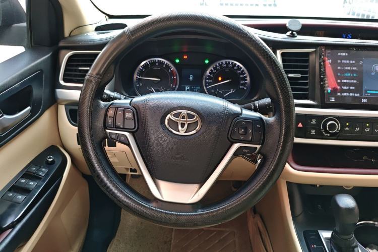 Used Toyota Highlander 2017 2.0T Two-Wheel Drive Elite Edition 5 Seats Steering Wheel