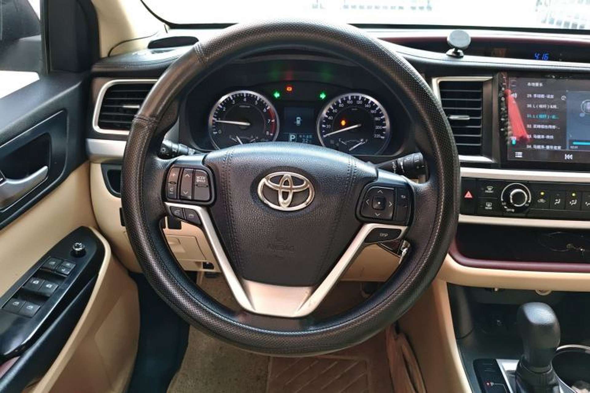 Used Toyota Highlander 2017 2.0T Two-Wheel Drive Elite Edition 5 Seats Steering Wheel