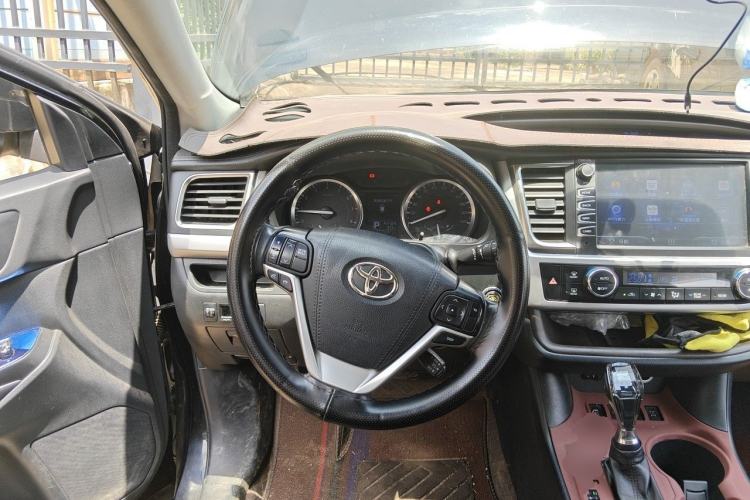 Used Toyota Highlander 2017 2.0T Four-Wheel Drive Luxury Edition 7 Seats Steering Wheel