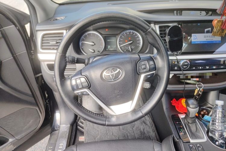 Used Toyota Highlander 2017 2.0T Four-Wheel Drive Luxury Edition 7 Seats Steering Wheel