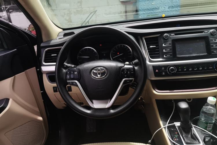 Used Toyota Highlander 2017 2.0T Two-Wheel Drive Elite Edition 5 Seats Steering Wheel