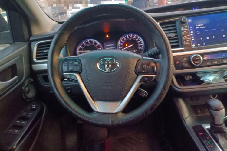 Used Toyota Highlander 2017 2.0T Four-Wheel Drive Luxury Edition 7 Seats Steering Wheel