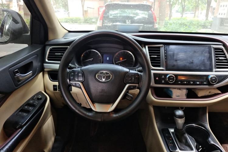 Used Toyota Highlander 2017 2.0T Four-Wheel Drive Luxury Edition 7 Seats Steering Wheel
