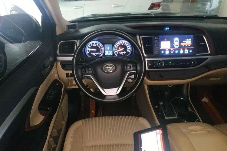 Used Toyota Highlander 2017 2.0T Four-Wheel Drive Elite Edition 7-Seater Steering Wheel