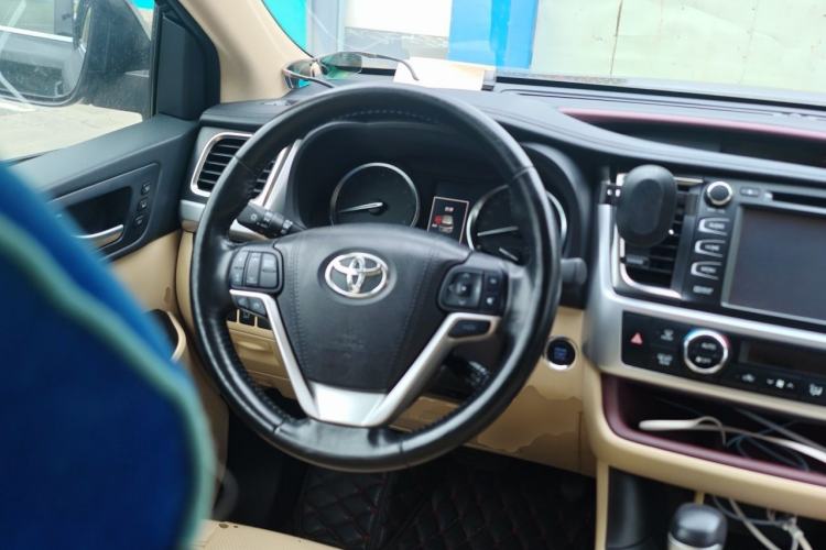Used Toyota Highlander 2017 2.0T Four-Wheel Drive Ultimate Edition 7 Seats Steering Wheel