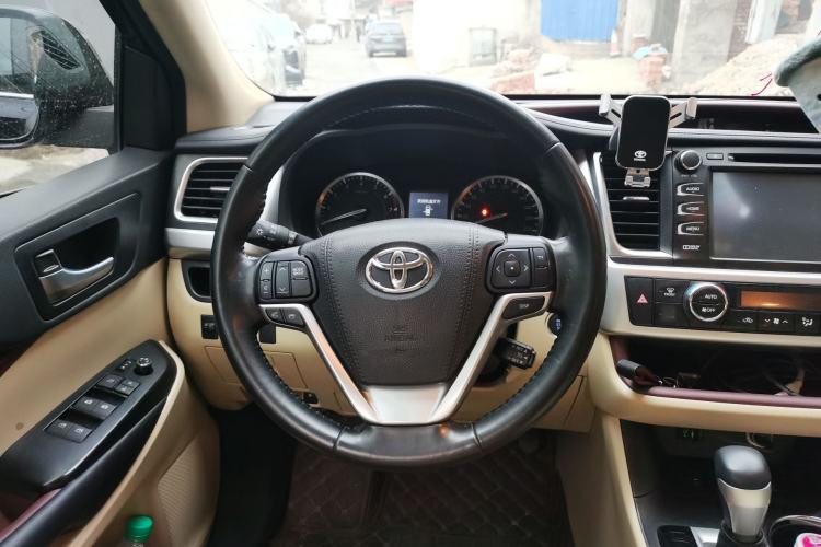 Used Toyota Highlander 2017 2.0T Four-Wheel Drive Luxury Navigation Version 7 Seats Steering Wheel