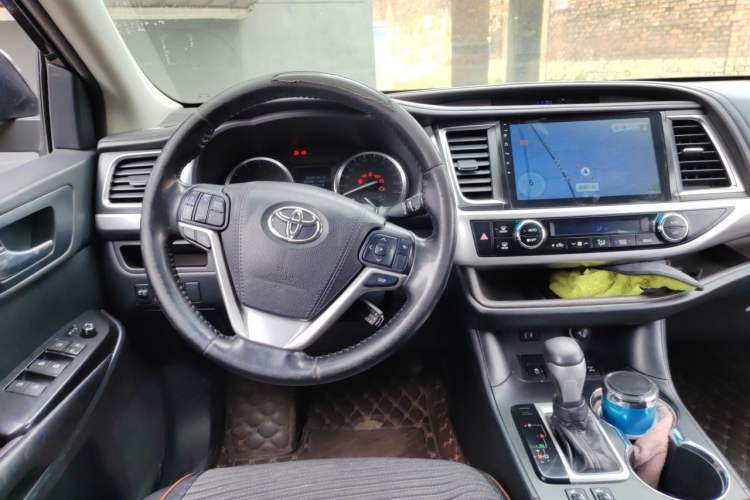 Used Toyota Highlander 2017 2.0T Four-Wheel Drive Luxury Edition 7 Seats Steering Wheel