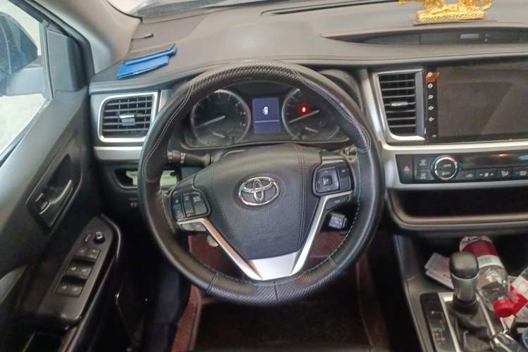 Used Toyota Highlander 2017 2.0T Four-Wheel Drive Luxury Edition 7 Seats Steering Wheel