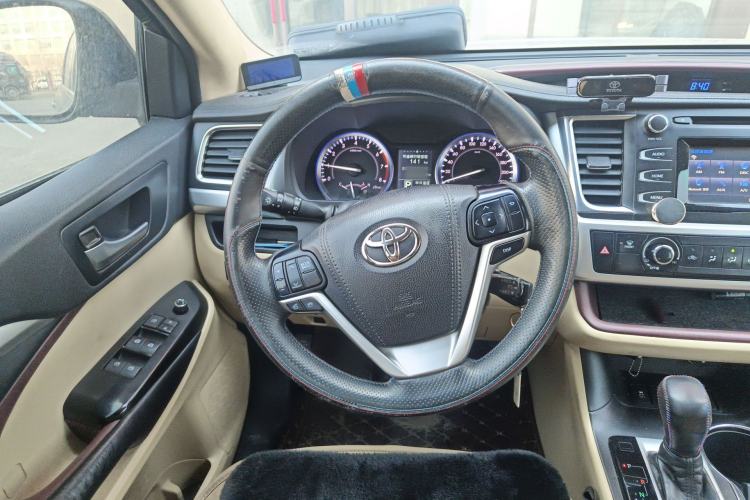 Used Toyota Highlander 2017 2.0T Two-Wheel Drive Elite Edition 5 Seats Steering Wheel
