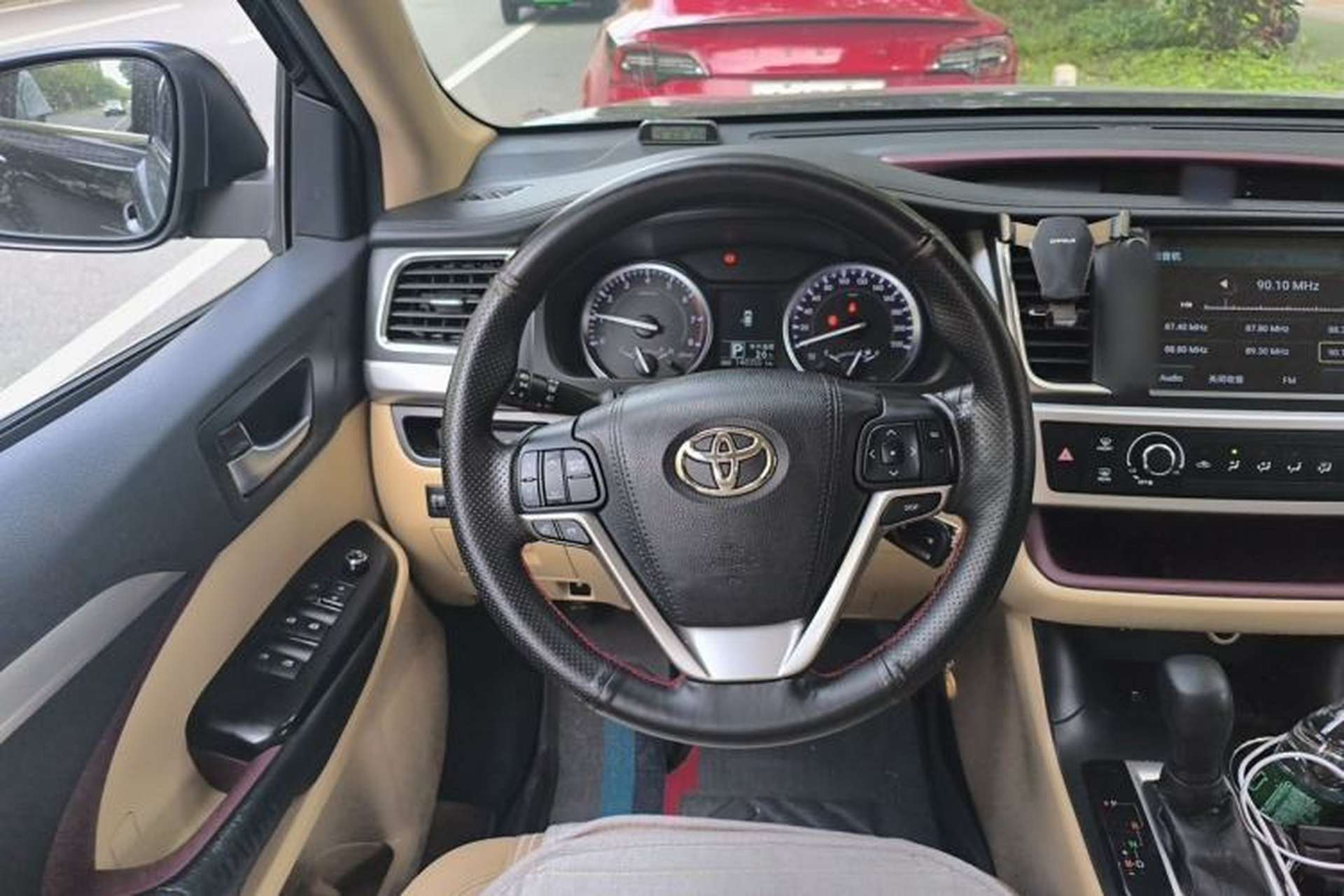 Used Toyota Highlander 2017 2.0T Two-Wheel Drive Elite Edition 5 Seats Steering Wheel